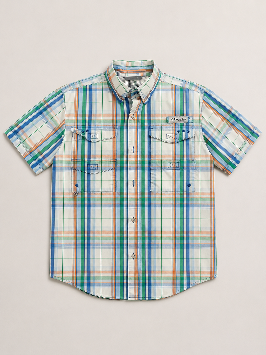 COLUMBIA Performance Fishing Gear short-sleeve button-up fishing shirt Size M (10-12)