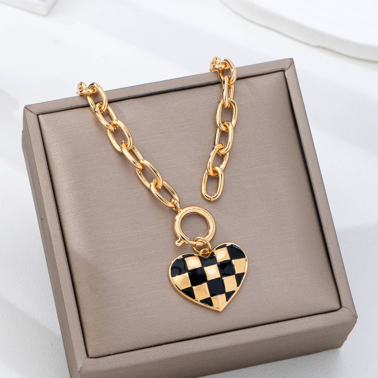 Checkered Heart Toggle Necklace | 80N93046