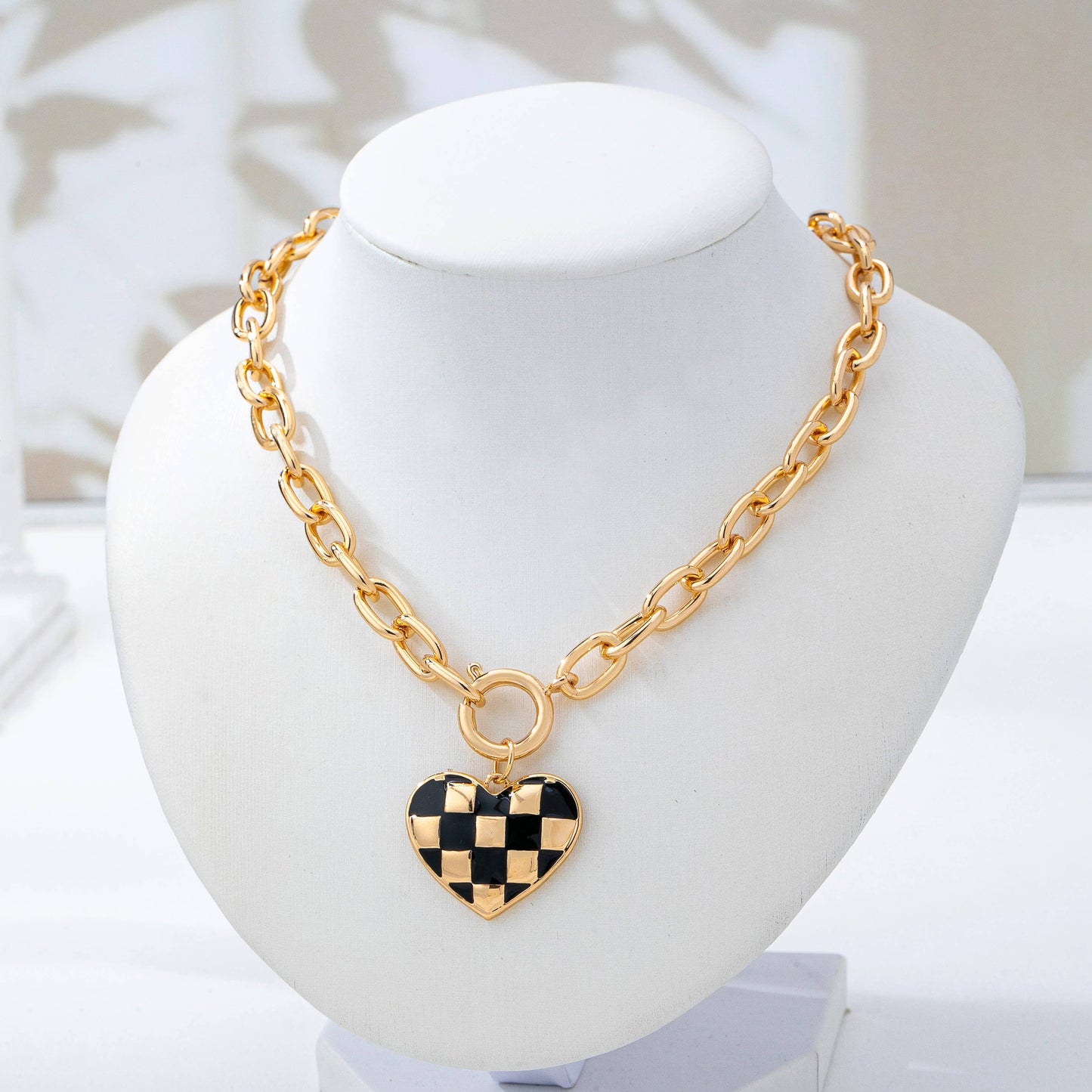 Checkered Heart Toggle Necklace | 80N93046