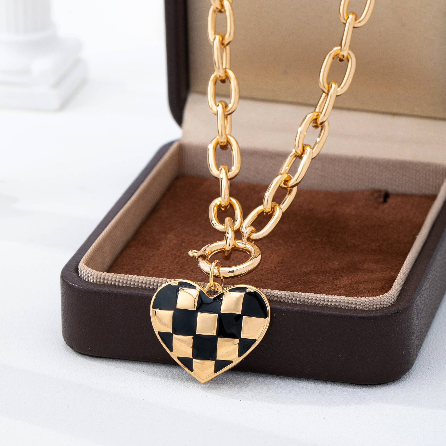 Checkered Heart Toggle Necklace | 80N93046